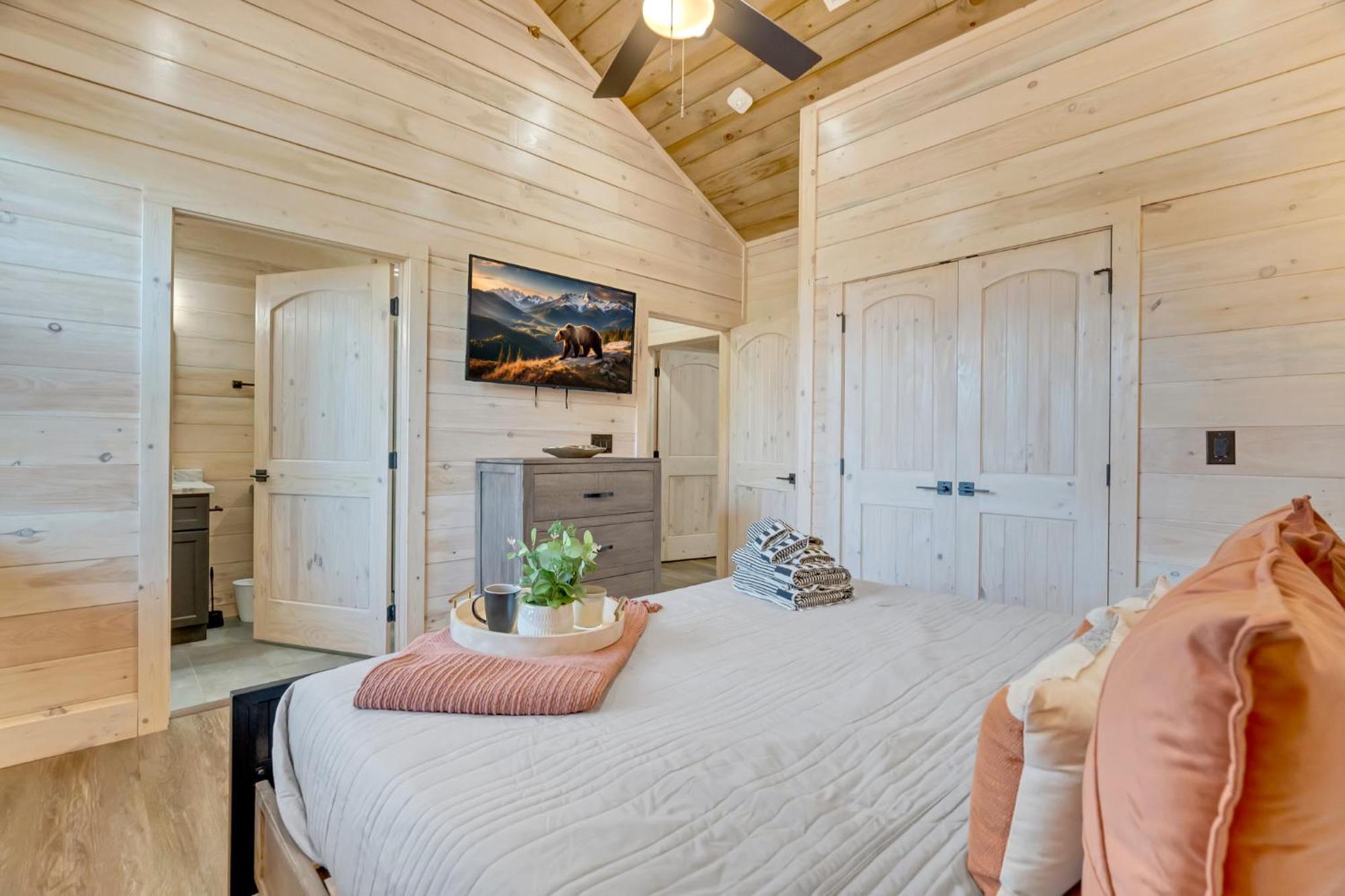 New Luxury Cabin With Indoor Pool, Hot Tub, & Theater Vila Pigeon Forge Exterior foto